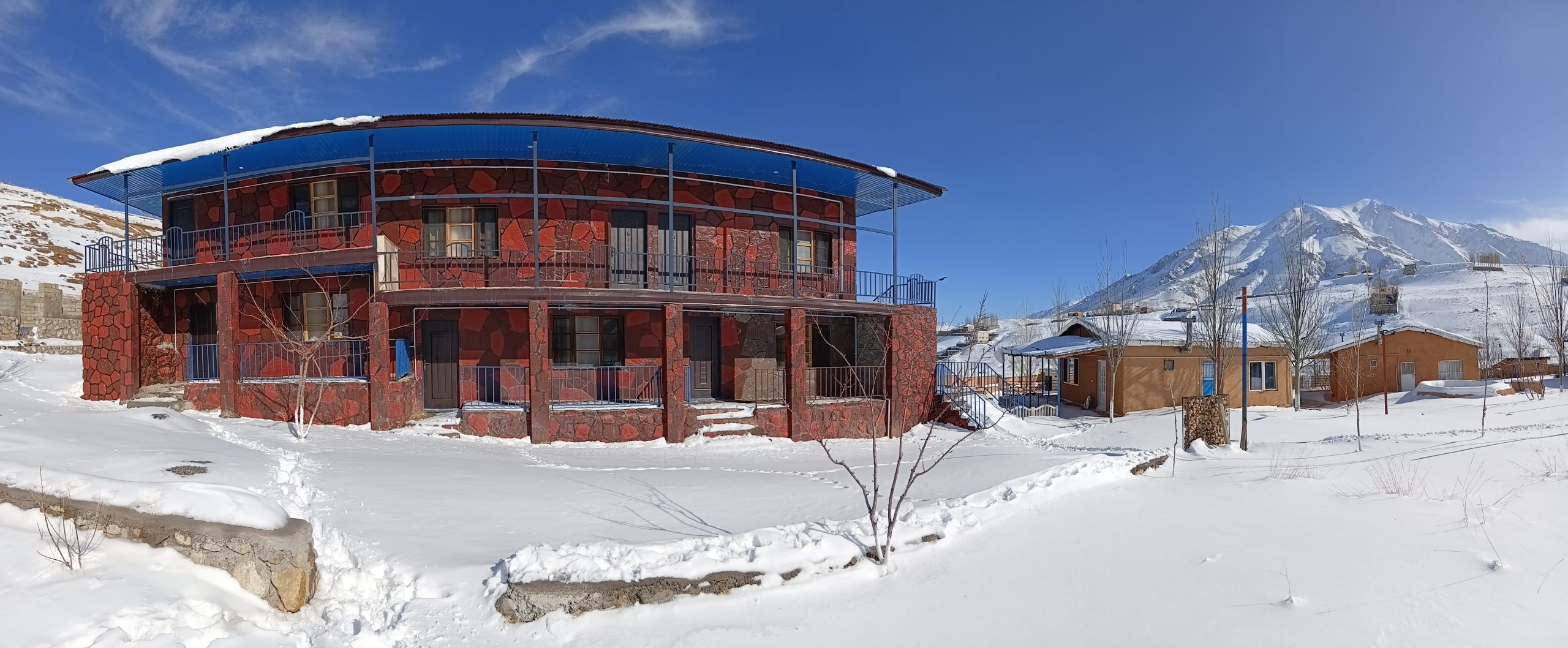 دهکده کاهگلی پلور در زمستان (1)